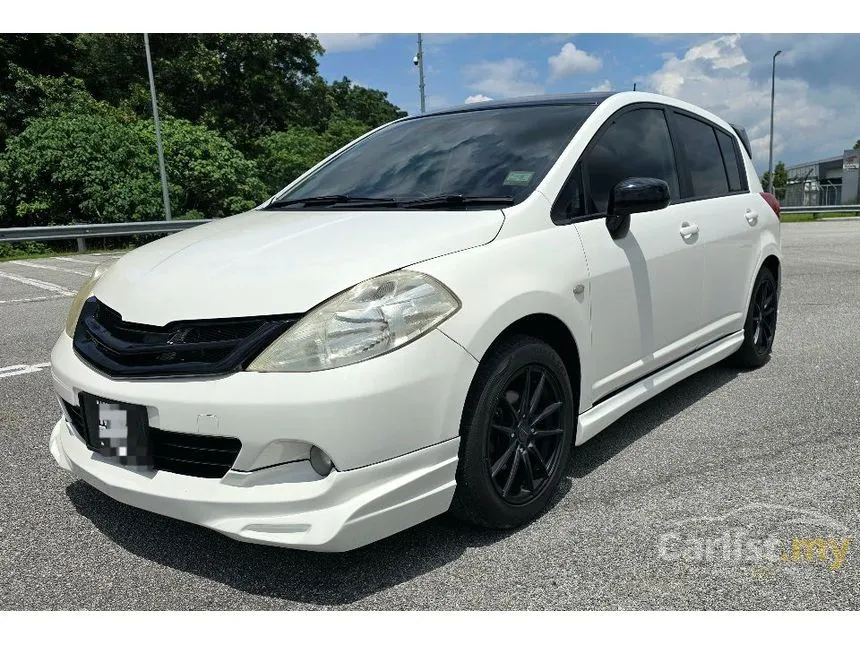 2012 Nissan Latio Comfort Hatchback