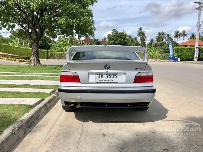 1993 BMW 320i Coupe