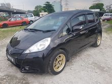 FAST APPROVER ☆FREE SERVICE ☆FREE WARRANTY ☆FREE TINTED ☆FREE POLISH 2013 Honda Jazz 1.5 i-VTEC Hatchback