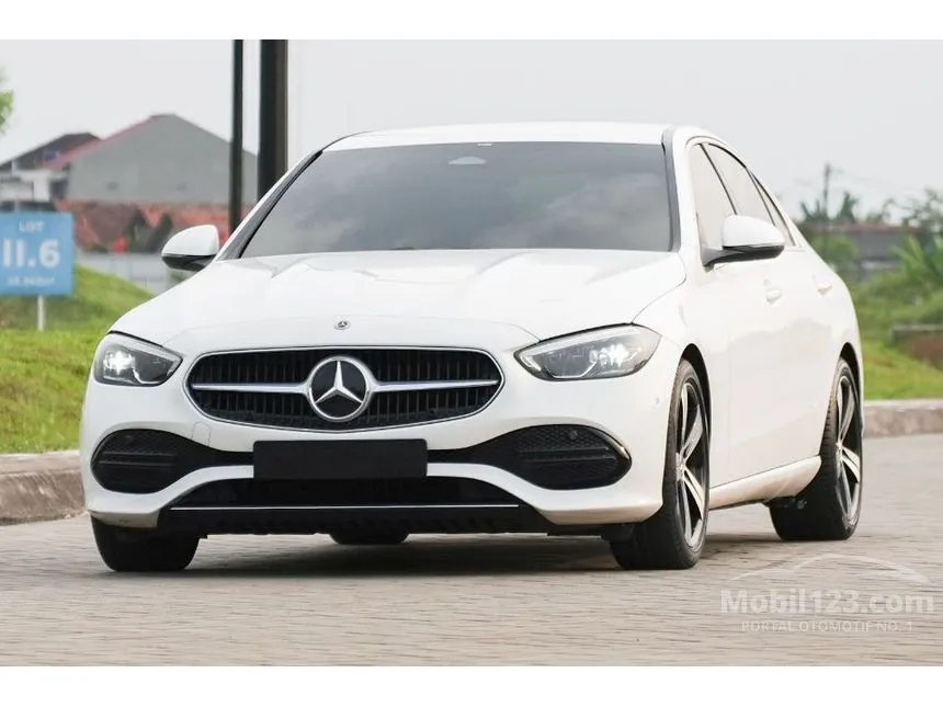 2022 Mercedes-Benz C200 Avantgarde Line Sedan