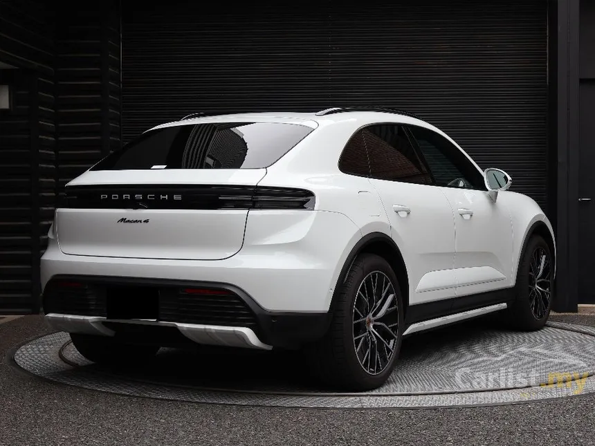 2025 Porsche Macan 4 SUV