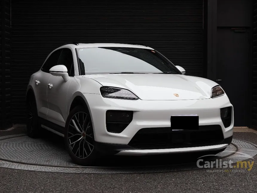 2025 Porsche Macan 4 SUV