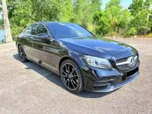2018 Mercedes-Benz C300 2.0  AMG Line Sedan