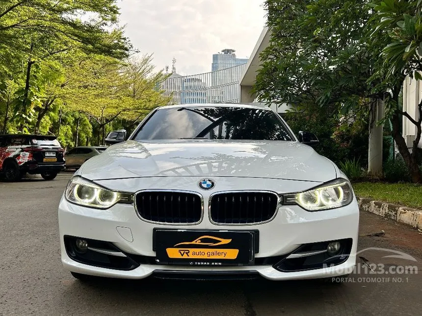 Jual Mobil BMW 320i 2015 Luxury 2.0 di DKI Jakarta Automatic Sedan Putih Rp 280.000.000