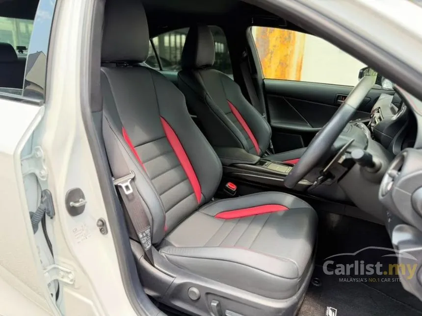 2022 Lexus IS 300 F Sport Sedan