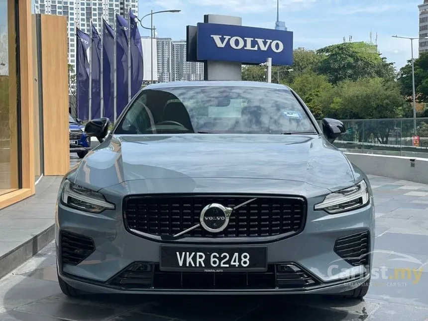 2023 Volvo S60 Recharge T8 PHEV Sedan