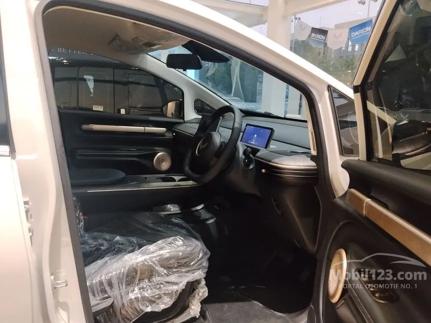 2025 Wuling Cloud EV Lite Hatchback