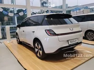 2025 Wuling Cloud EV Lite Hatchback
