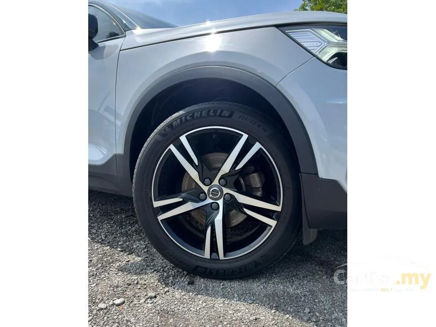 2022 Volvo XC40 T5 R-Design SUV
