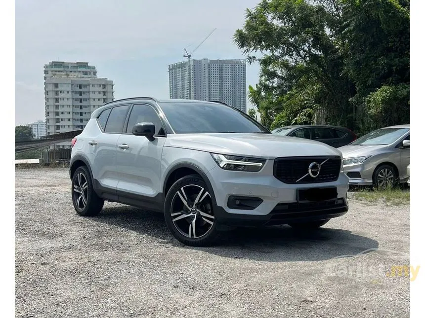 2022 Volvo XC40 T5 R-Design SUV