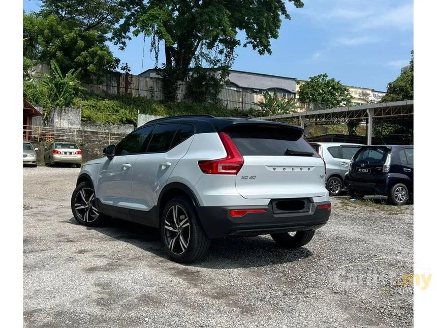 2022 Volvo XC40 T5 R-Design SUV