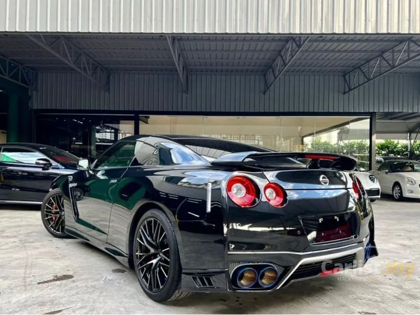 2022 Nissan GT-R Coupe
