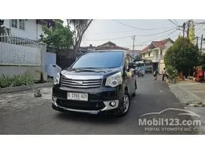 2013 Toyota NAV1 2.0 V MPV