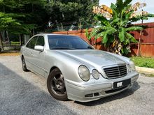 2000 Mercedes-Benz E240 2.4 Avantgarde Sedan V6