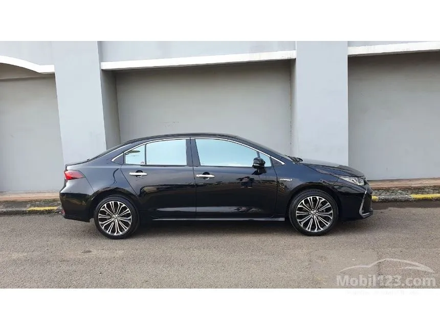 2021 Toyota Corolla Altis V Sedan