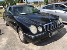 1996 Mercedes-Benz E200 2.0 Classic Sedan -- WELL MAINTAINED --