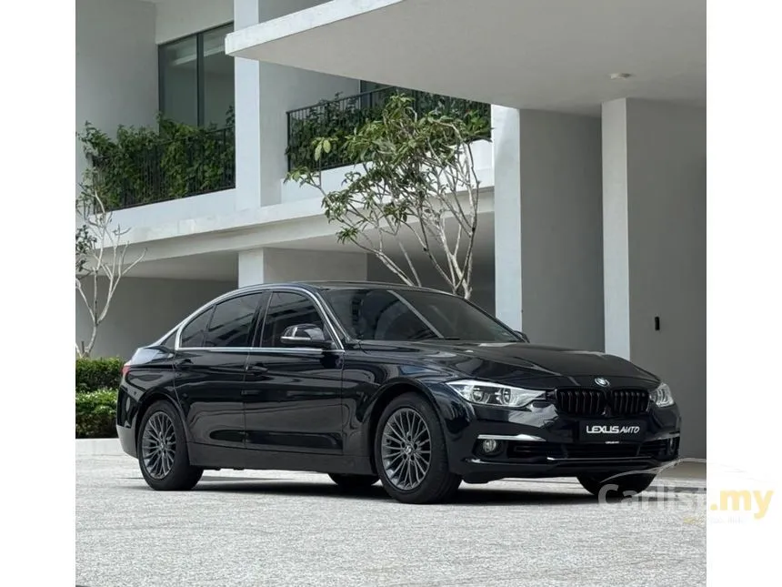 2019 BMW 318i Luxury Sedan