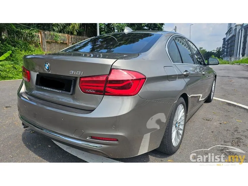 2018 BMW 318i Luxury Sedan