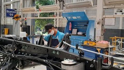 Daimler Commercial Vehicles Indonesia Kembali Operasikan Pabriknya