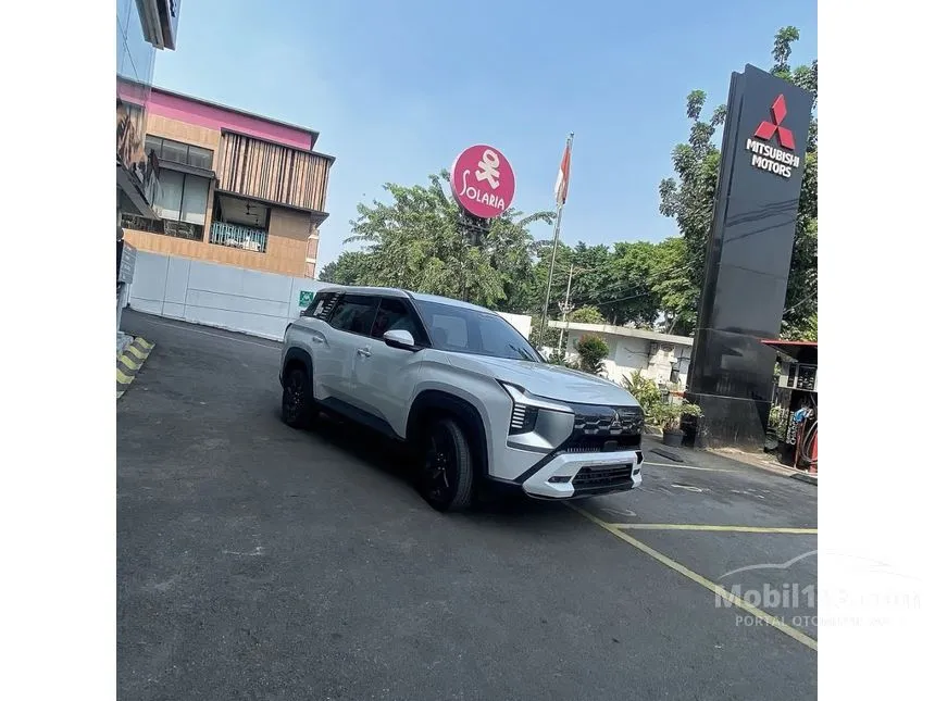 2026 Mitsubishi Destinator Ultimate Premium (Quartz White Pearl) SUV