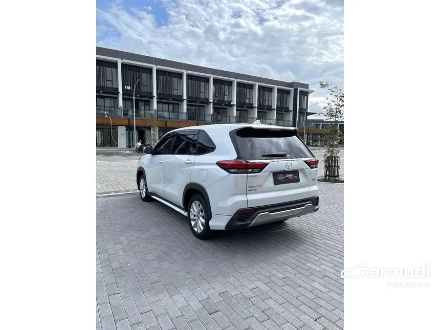 2022 Toyota Kijang Innova Zenix V Wagon