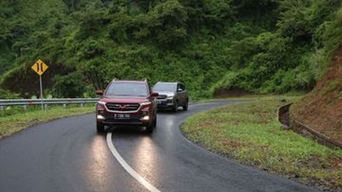 Tips Berkendara di Jalan Tol Saat Hujan