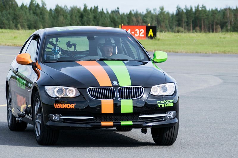 Atraksi BMW 330d Dianugerahi Guinness World Record