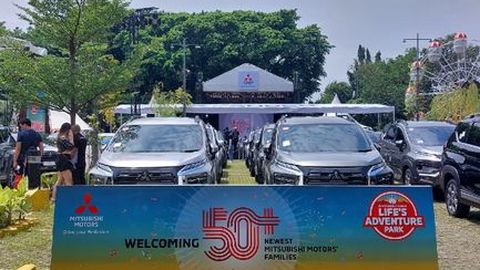Mitsubishi Serahkan New Xpander Cross ke 50 Konsumen Pertama