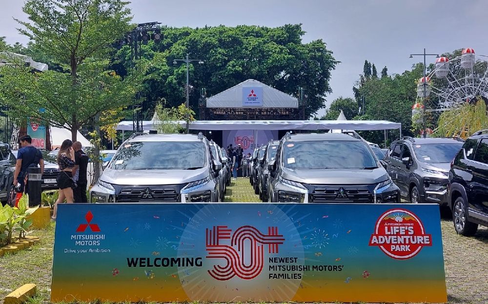 Mitsubishi Serahkan New Xpander Cross ke 50 Konsumen Pertama