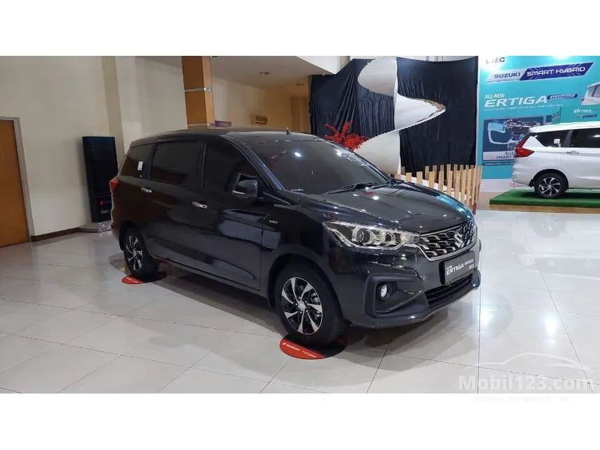 Jual Mobil Suzuki Ertiga 2024 GX Hybrid 1.5 di Jawa Timur Automatic MPV Hitam Rp 179.000.000