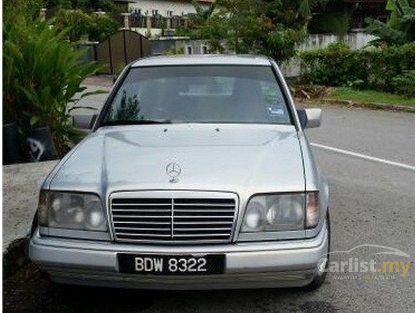 1989 Mercedes-Benz 260E Sedan