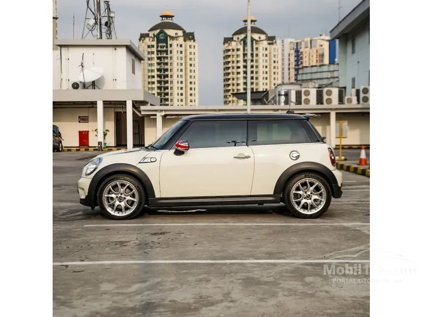 Jual Mobil MINI Cooper 2010 S 1.6 di DKI Jakarta Automatic Hatchback Putih Rp 335.000.000