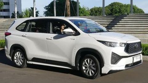 Toyota Investasi Rp4,2 Triliun Demi Produksi Kijang Innova Zenix Hybrid
