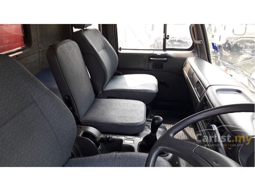 Nissan Ud Pkd 2009 6 9 In Johor Manual Lorry Red For Rm
