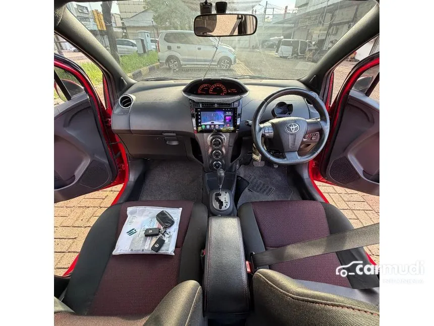 2012 Toyota Yaris S Limited Hatchback