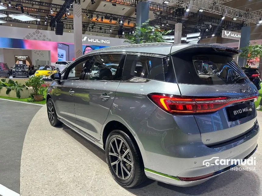 2025 BYD M6 Superior 7-seaters MPV