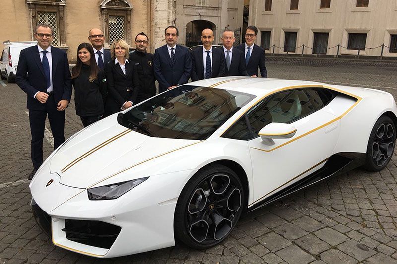 Lamborghini Huracan Milik Paus Fransiskus Dilelang