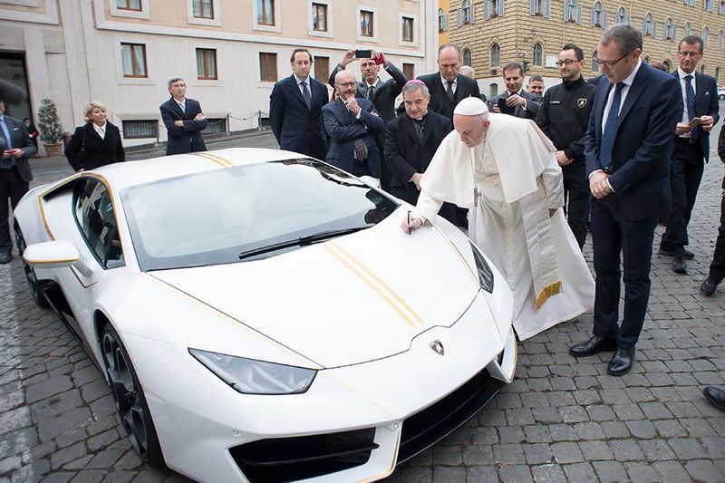 Lamborghini Huracan Milik Paus Fransiskus Dilelang 2