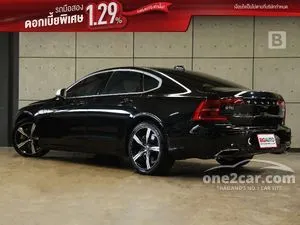 2019 Volvo S90 2.0 T8 R-Design Sedan