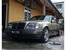 1997 Mercedes-Benz E240 2.4 Classic Sedan