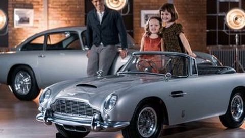 Mobil-mobilan Aston Martin Ini Harganya 2 Kali Innova