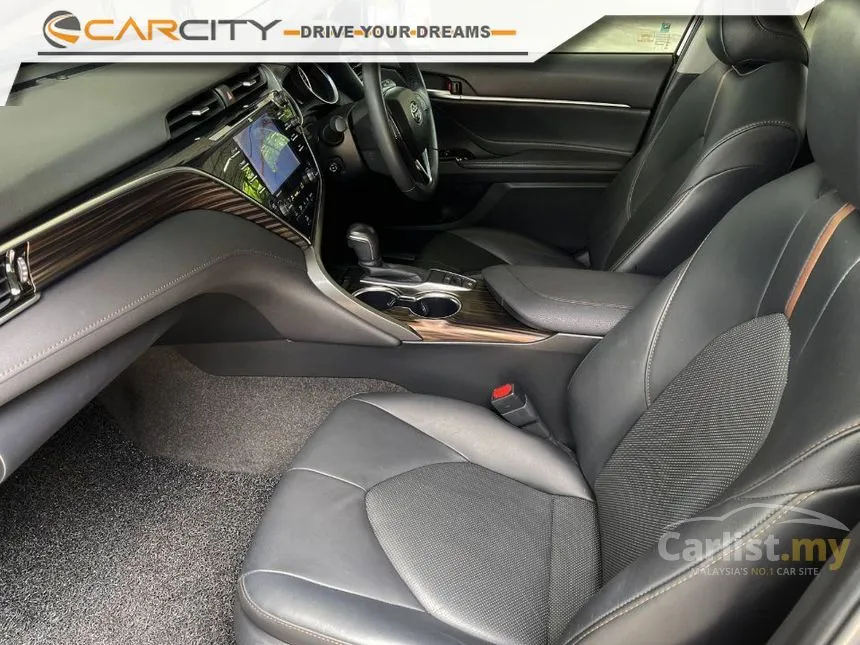 2022 Toyota Camry V Sedan