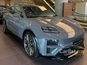 2025 Porsche Macan Turbo SUV