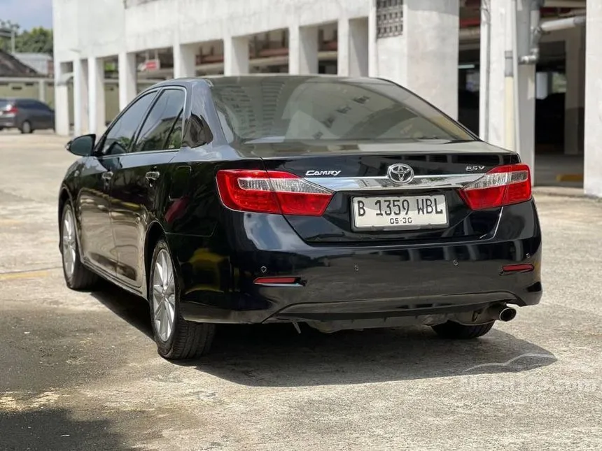 2014 Toyota Camry V Sedan
