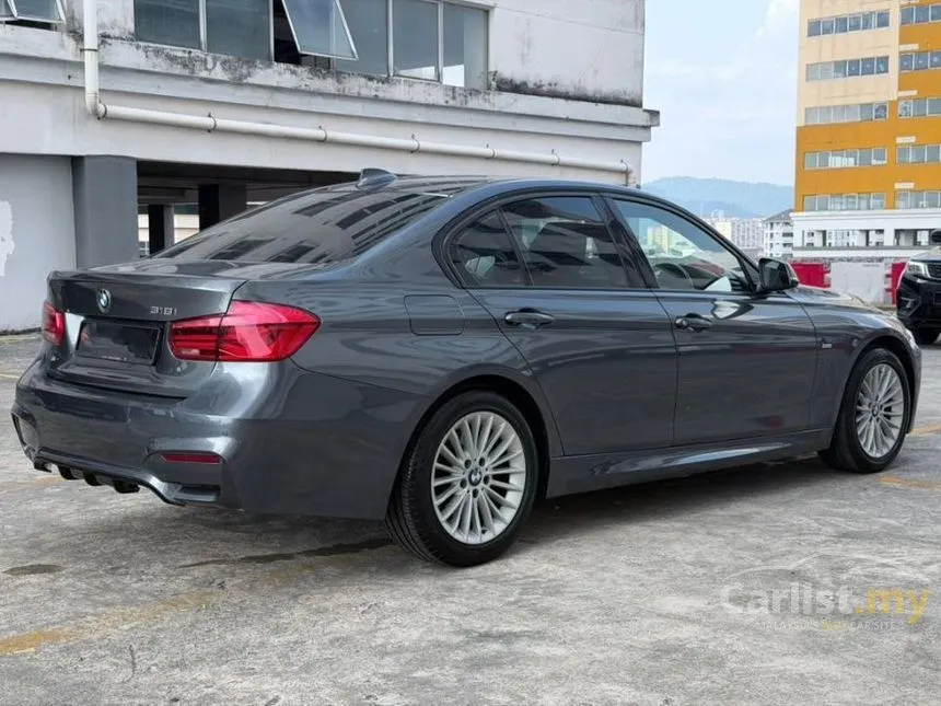 2018 BMW 318i Luxury Sedan