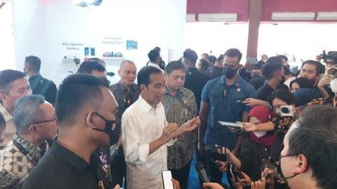Buka IIMS 2023, Jokowi Minta Industri Otomotif Perkuat Dua Hal Ini