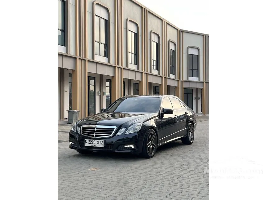 2010 Mercedes-Benz E300 Avantgarde AMG Sedan