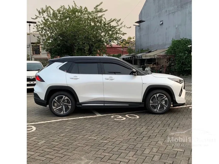 2025 Toyota Yaris Cross S HV with GR Parts Aero Pkg(Prem Clr) SUV