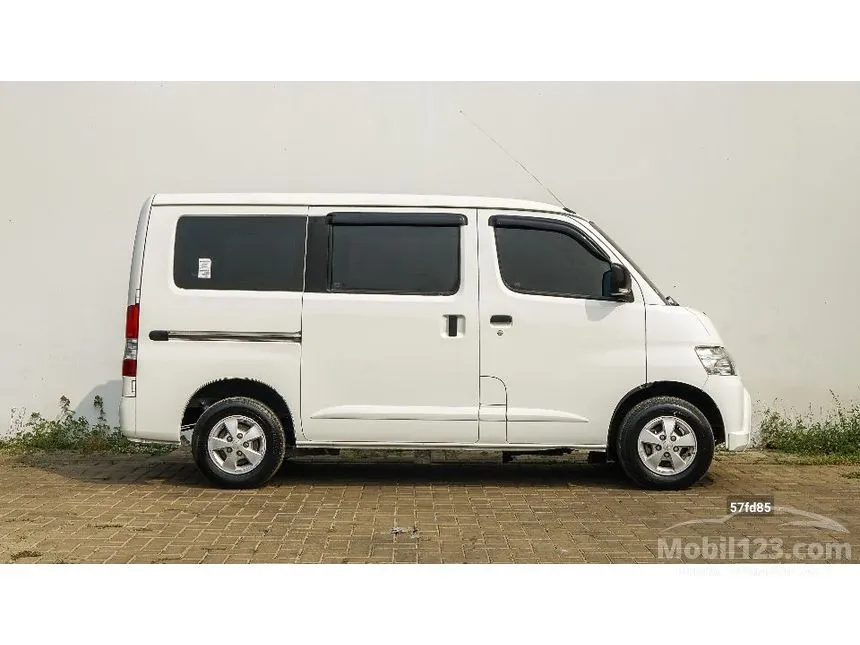 2022 Daihatsu Gran Max Mini Bus D PS Van