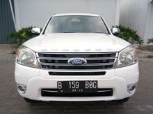 Ford Everest 2.5 XLT AT Diesel Putih, Cash Kredit, Gahar, Sangat Mulus Banget, Sempurna, Ngga ada Lecet